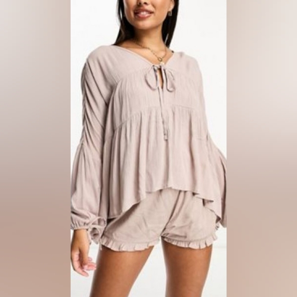 NWOT Iisla & Bird beach long sleeve tiered top and short in blush nude asos - Picture 2 of 3